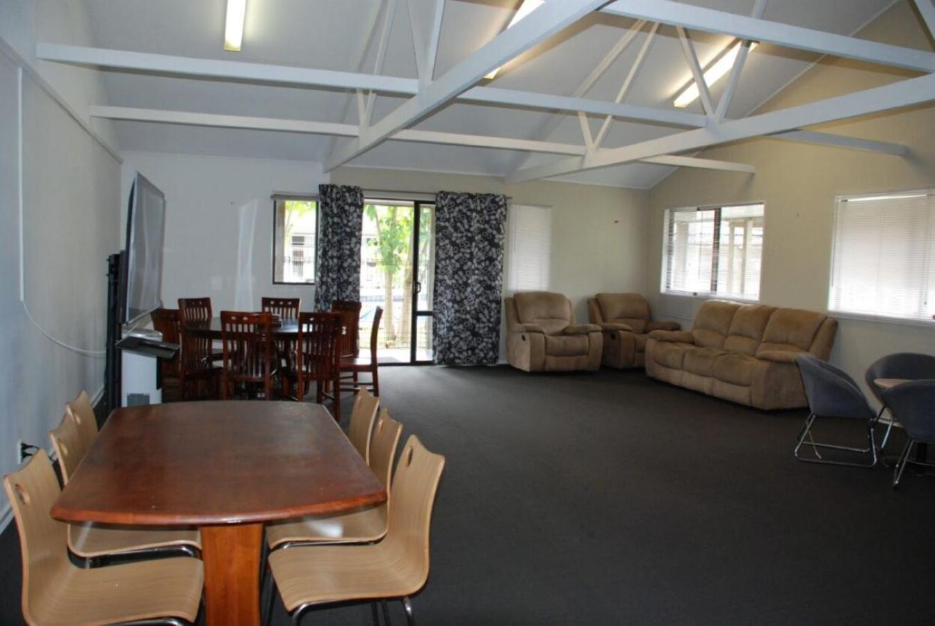 Vr Auckland Airport Hotel Exterior photo