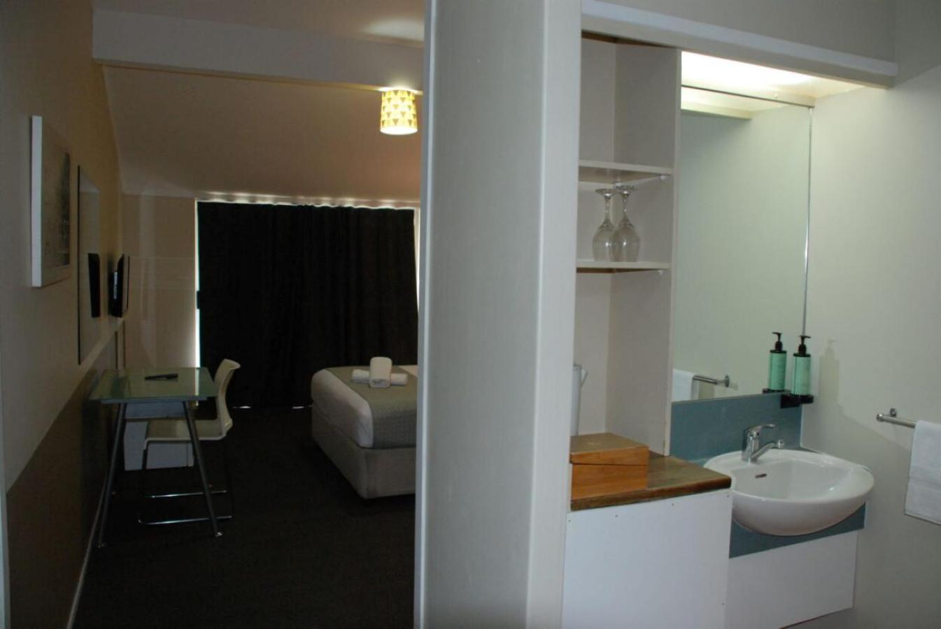 Vr Auckland Airport Hotel Exterior photo